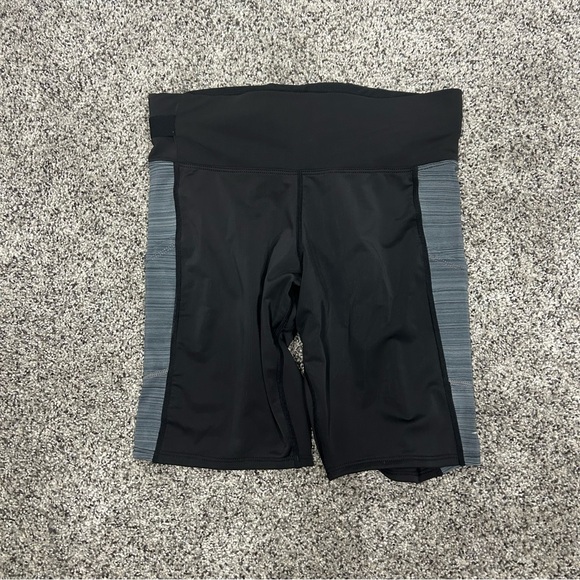 Mizuno Compression Shorts - Picture 1 of 7